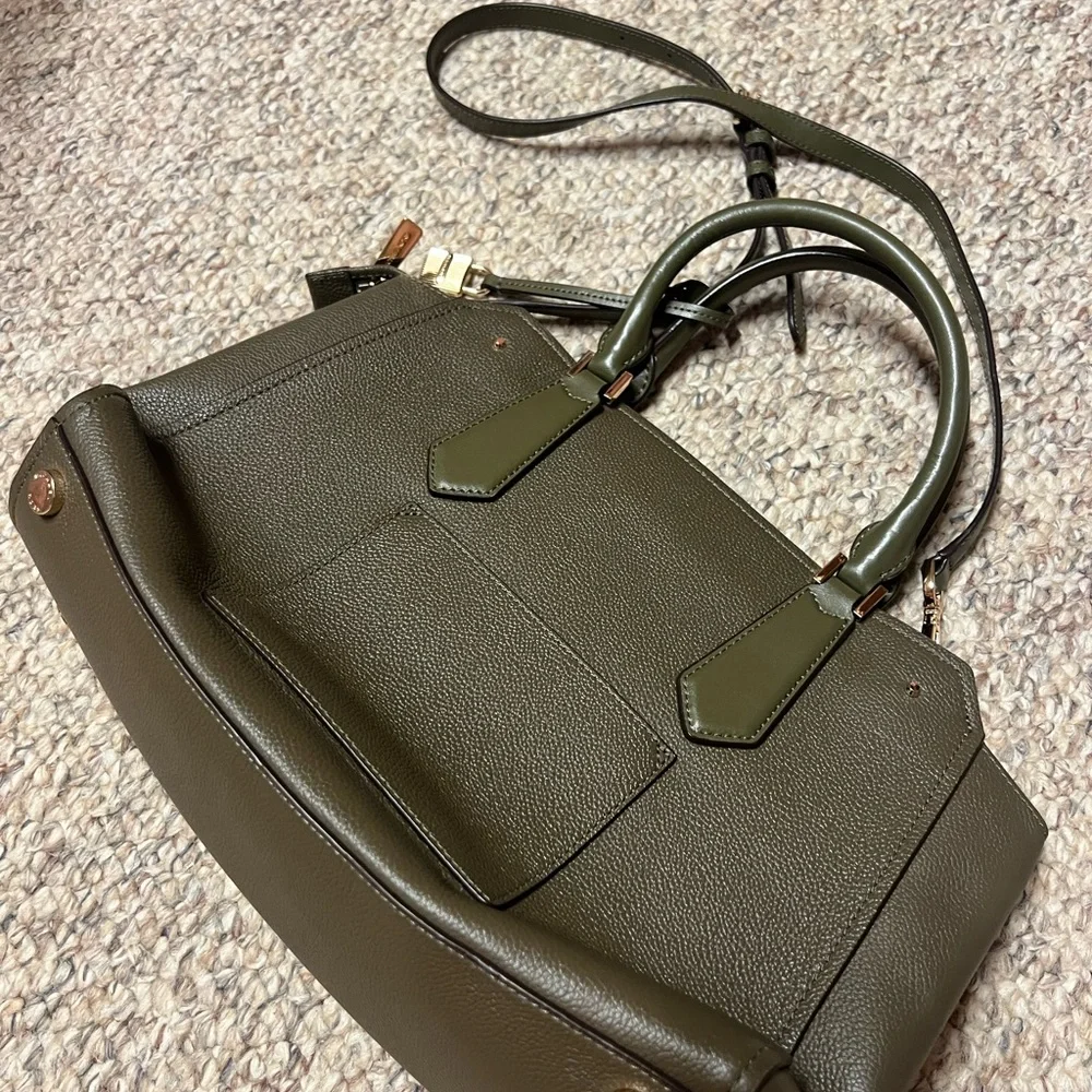 Beautiful Green Michael Kors Purse - Picture 4 of 12
